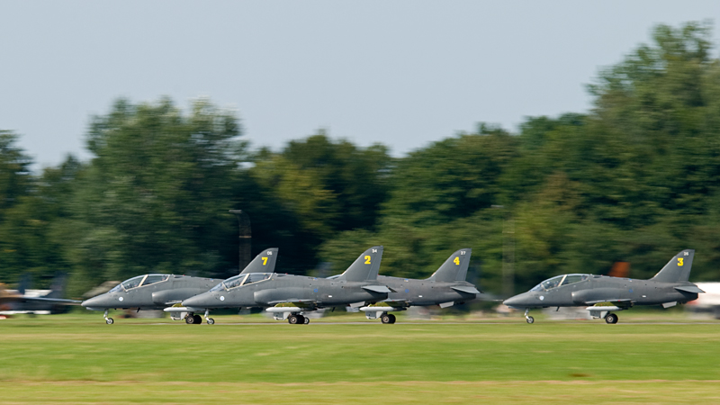 016_Radom_Air Show_Midnight Hawks na British Aerospace Hawk Mk 51.jpg